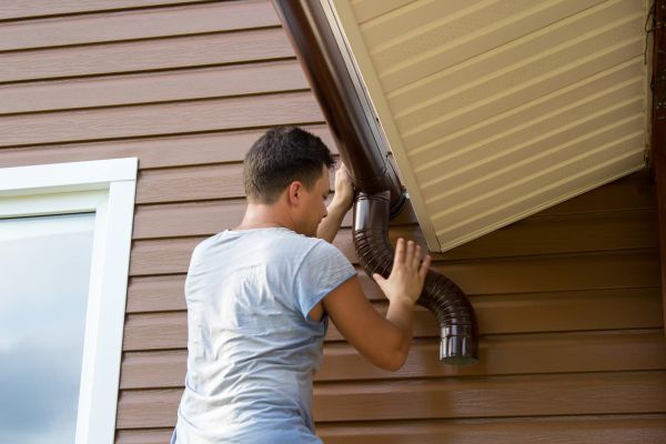 Cost of Porch Gutter Repair in Eugene